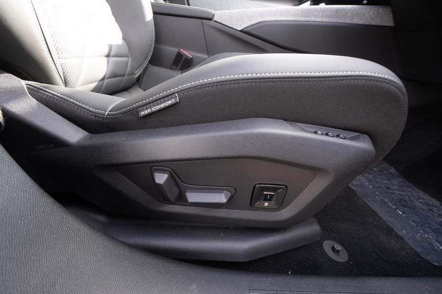 2025 Peugeot 5008 GT Premium Hybrid Auto MY25 Photo 16
