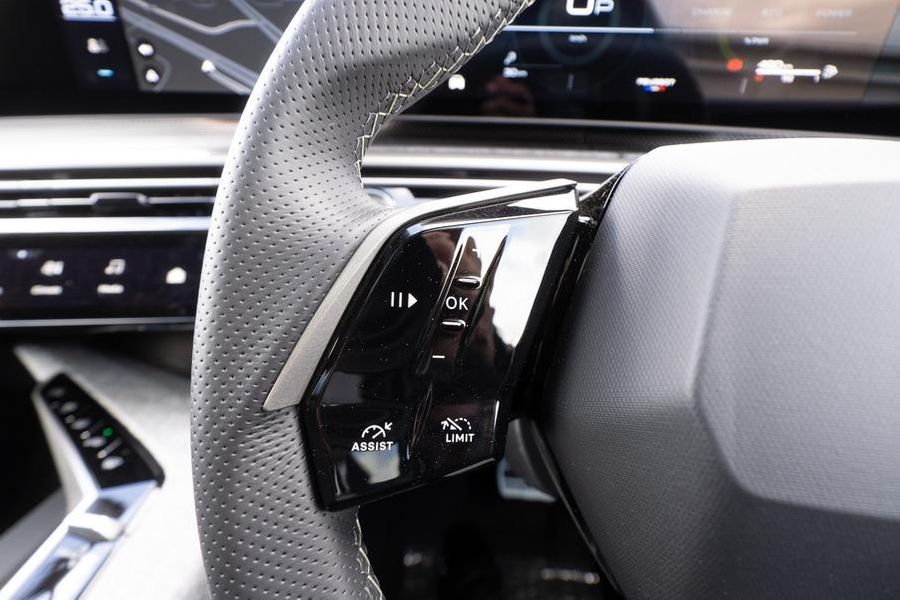 2025 Peugeot 5008 GT Premium Hybrid Auto MY25 Photo 27