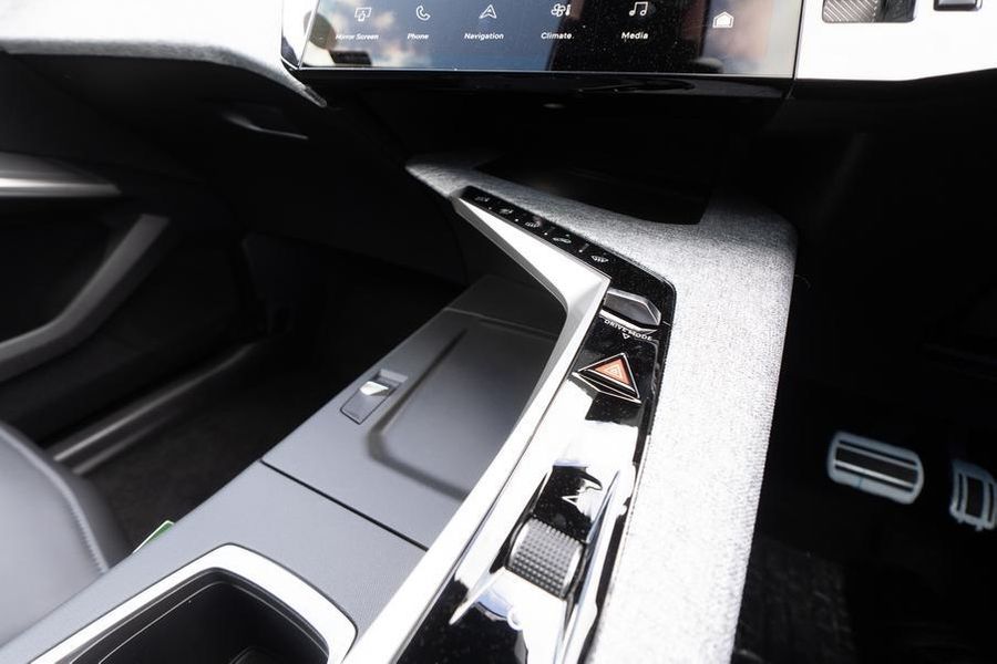2025 Peugeot 5008 GT Premium Hybrid Auto MY25 Photo 31