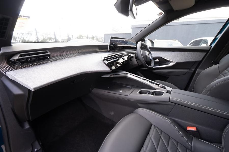 2025 Peugeot 5008 GT Premium Hybrid Auto MY25 Photo 25