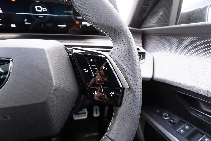 2025 Peugeot 5008 GT Premium Hybrid Auto MY25 Photo 28