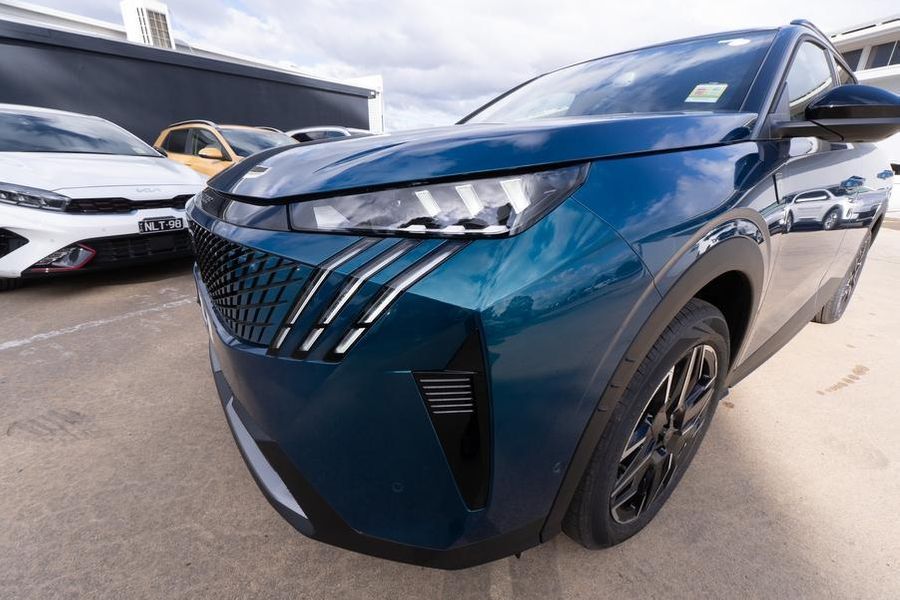 2025 Peugeot 5008 GT Premium Hybrid Auto MY25 Photo 10
