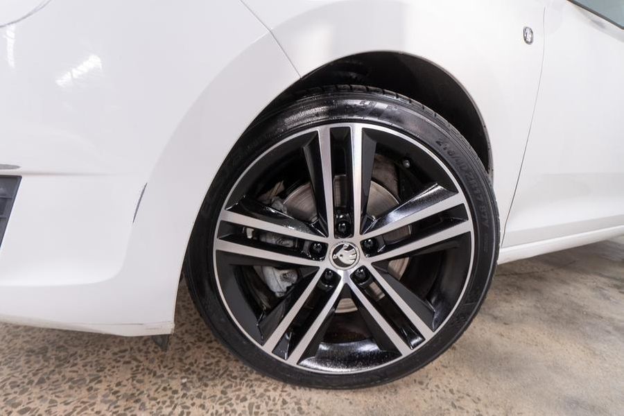 2015 SKODA Rapid Auto MY16 Photo 4