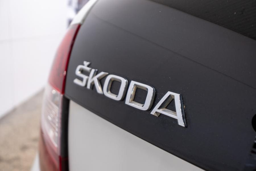 2015 SKODA Rapid Auto MY16 Photo 10