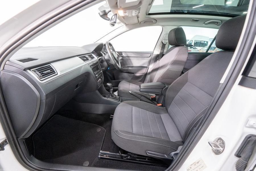 2015 SKODA Rapid Auto MY16 Photo 20