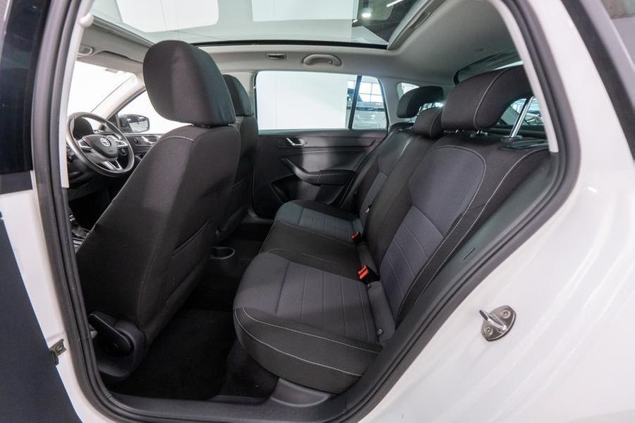 2015 SKODA Rapid Auto MY16 Photo 19
