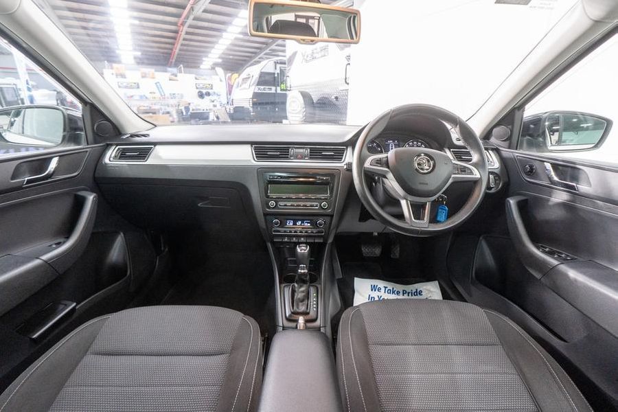 2015 SKODA Rapid Auto MY16 Photo 16