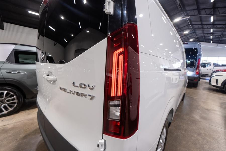 2024 LDV Deliver 7 LWB Auto Photo 11