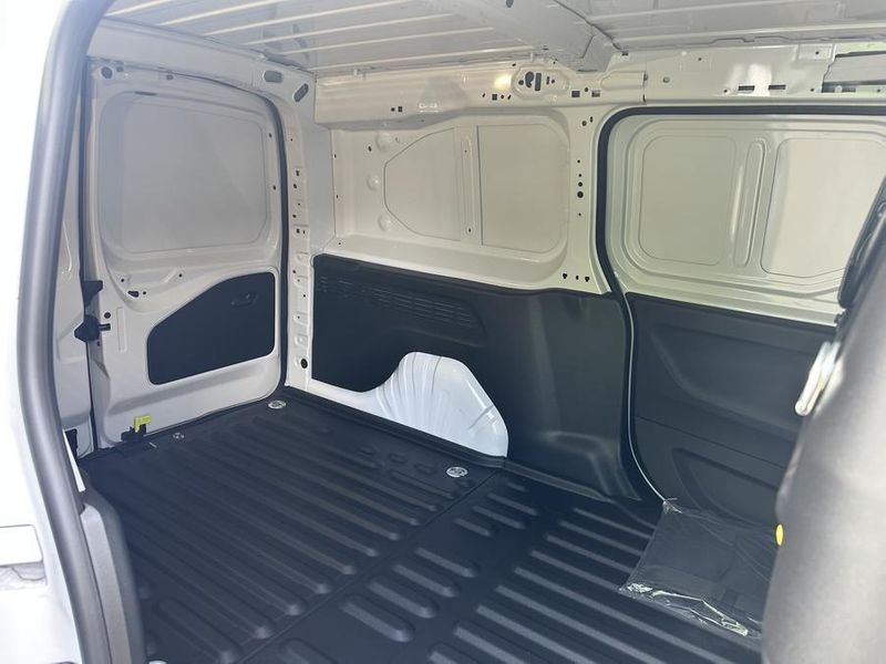 2024 Peugeot Partner Premium LWB Auto MY25 Photo 10