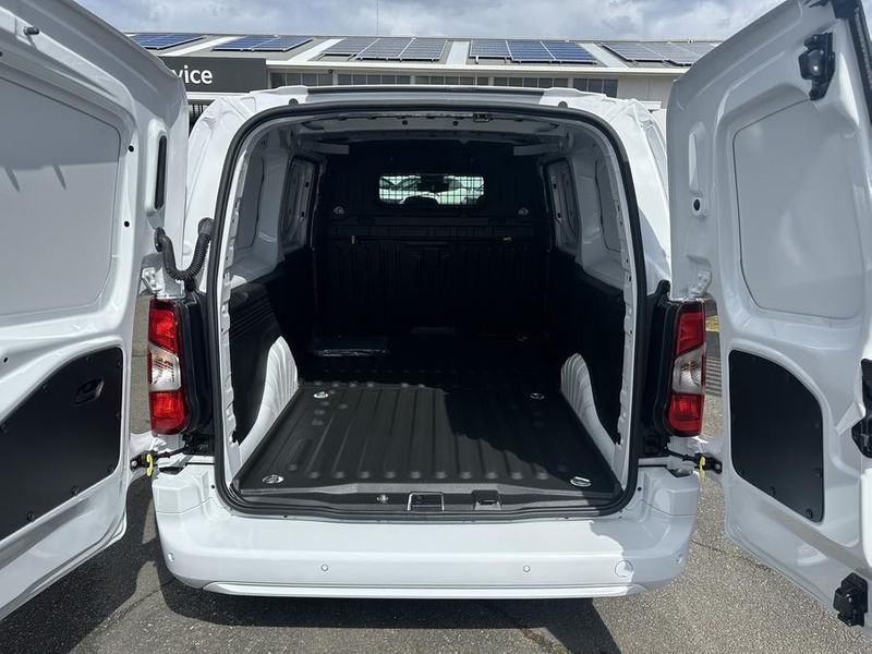 2024 Peugeot Partner Premium LWB Auto MY25 Photo 11