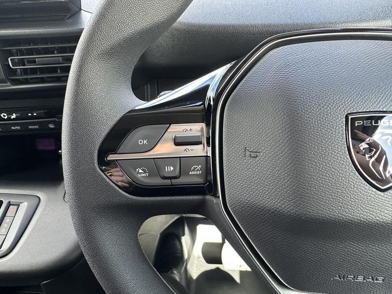 2024 Peugeot Partner Premium LWB Auto MY25 Photo 14