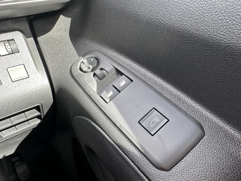 2024 Peugeot Partner Premium LWB Auto MY25 Photo 12