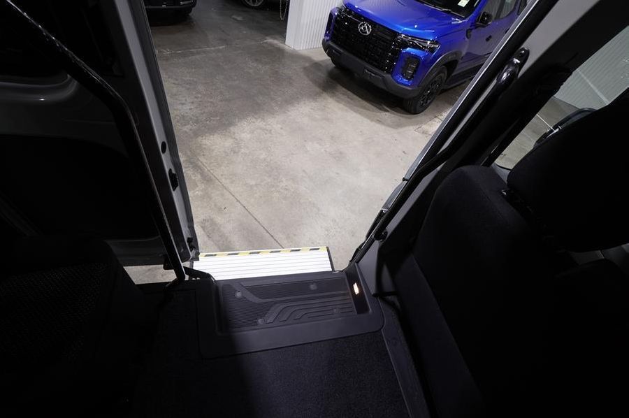 2025 LDV Deliver 9 LWB Auto MY24 Photo 42