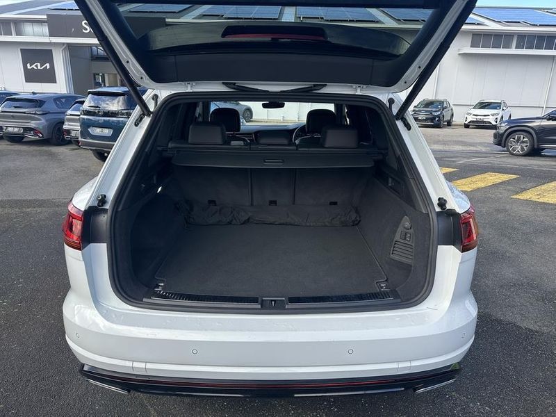 2022 Volkswagen Touareg 210TDI R-Line CR Auto 4MOTION MY23 Photo 12