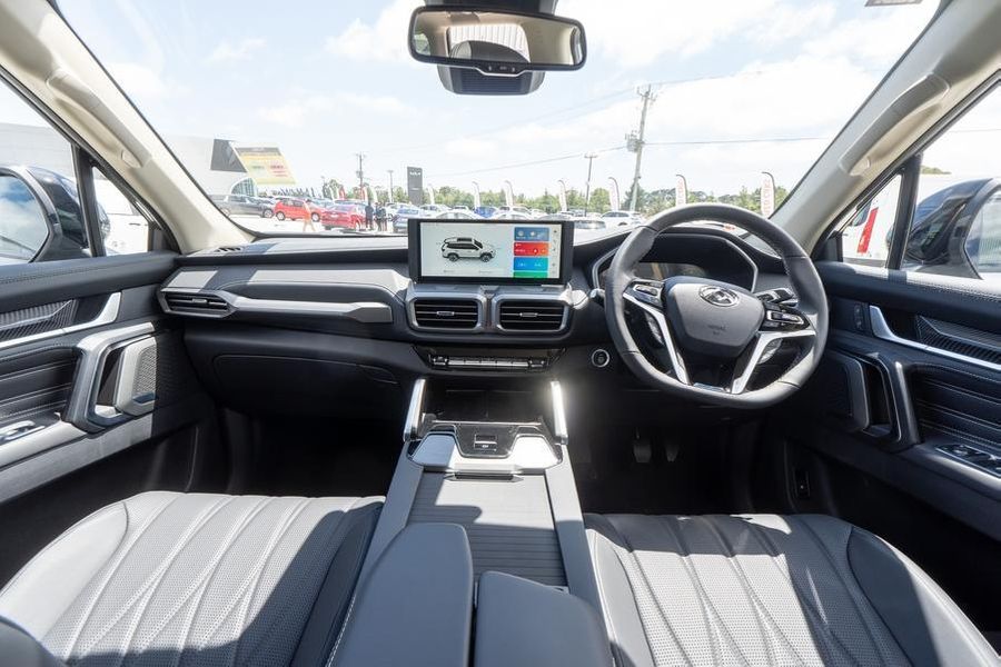 2025 LDV D90 Executive Auto 4x4 MY25 Photo 19