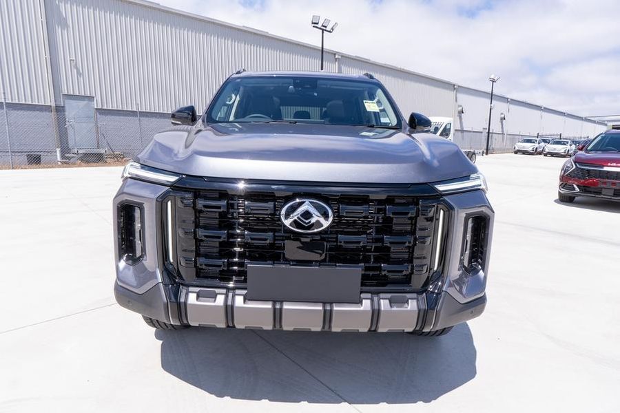 2025 LDV D90 Executive Auto 4x4 MY25 Photo 3