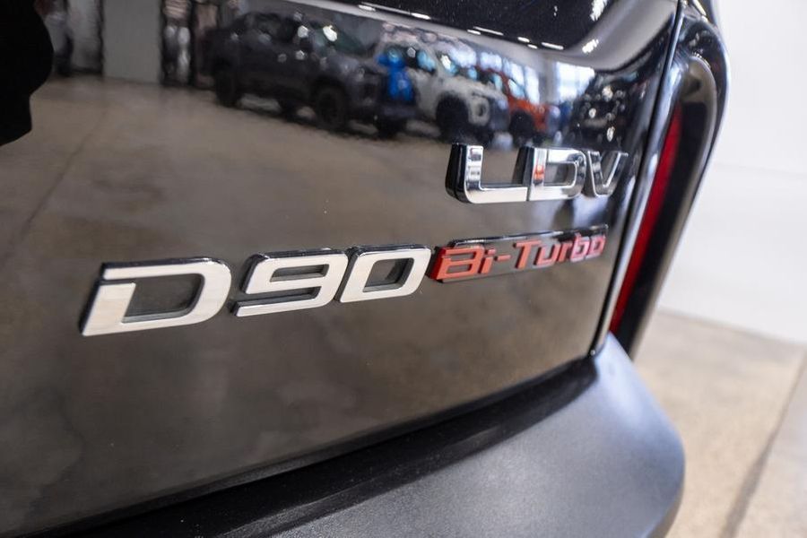 2021 LDV D90 Executive Auto 4x4 Photo 12