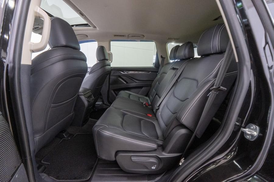 2021 LDV D90 Executive Auto 4x4 Photo 23
