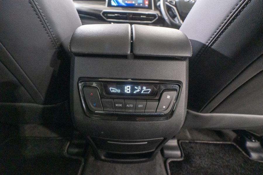 2021 LDV D90 Executive Auto 4x4 Photo 18