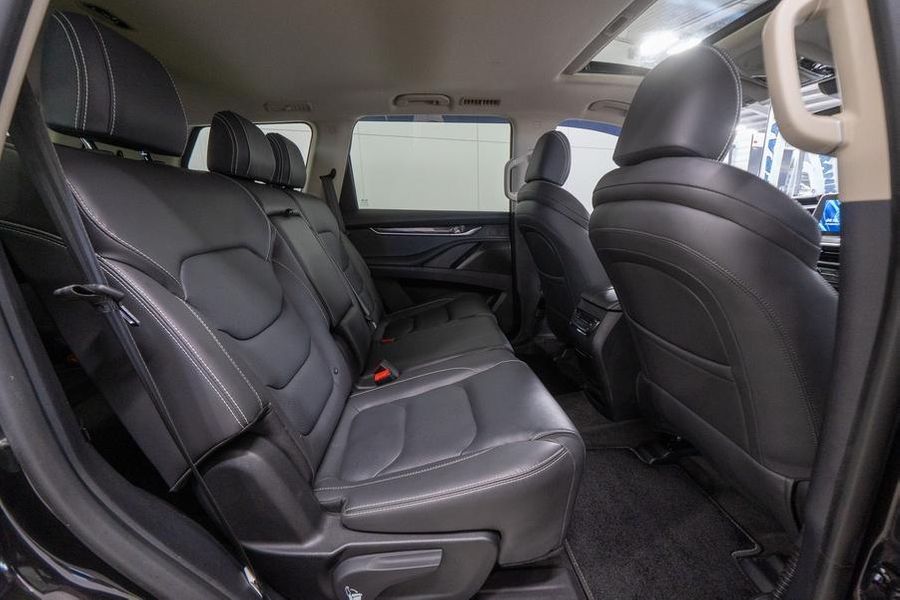 2021 LDV D90 Executive Auto 4x4 Photo 17