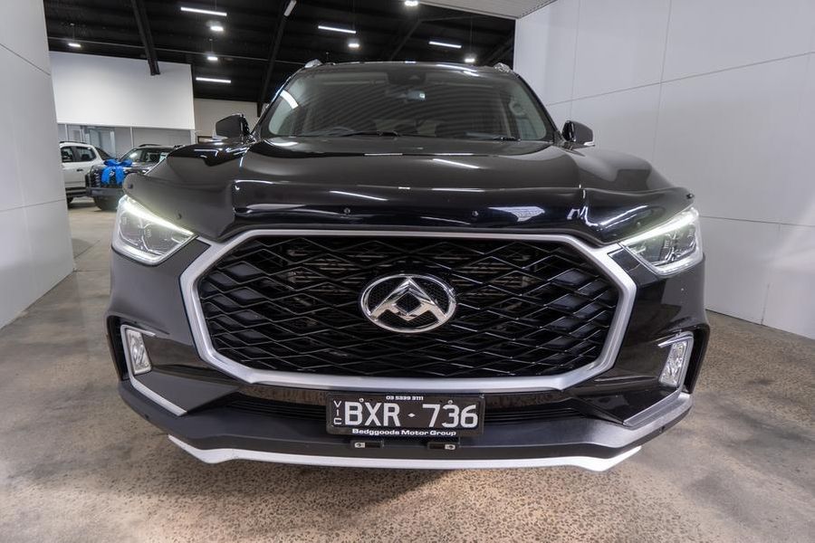 2021 LDV D90 Executive Auto 4x4 Photo 2