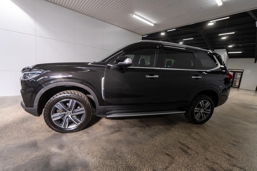 2021 LDV D90 Executive Auto 4x4 Photo 3
