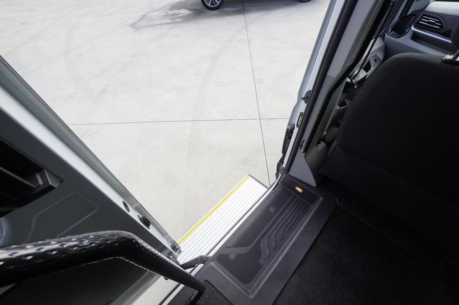 2023 LDV Deliver 9 Medium Wheelbase Auto Photo 30