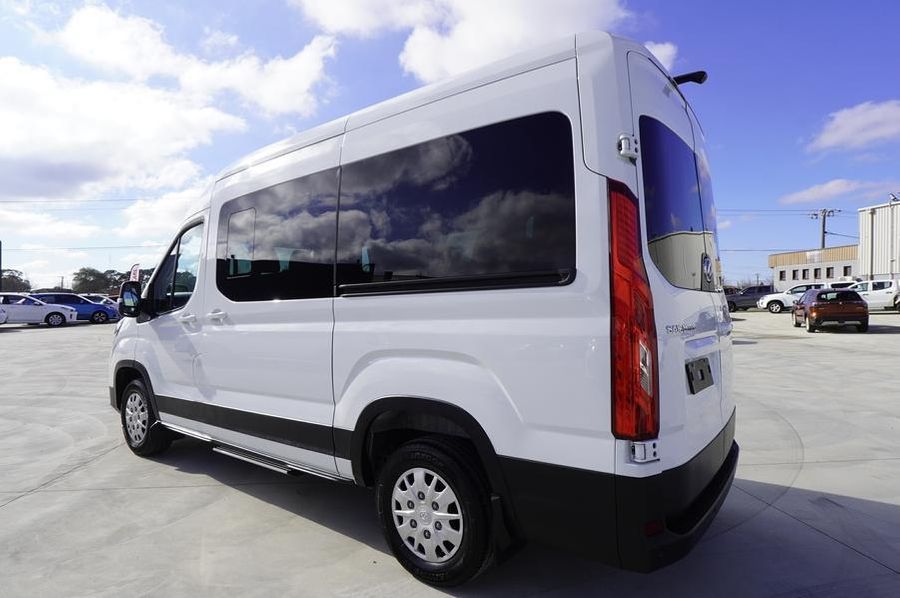 2023 LDV Deliver 9 Medium Wheelbase Auto Photo 7