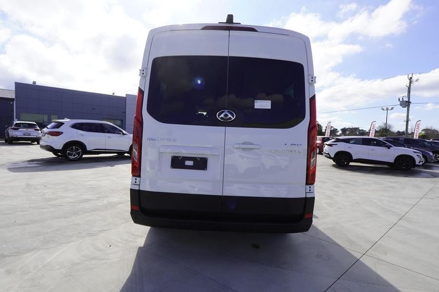 2023 LDV Deliver 9 Medium Wheelbase Auto Photo 6
