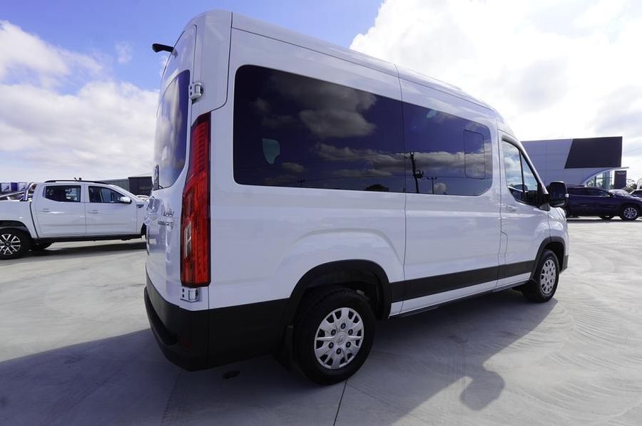 2023 LDV Deliver 9 Medium Wheelbase Auto Photo 5
