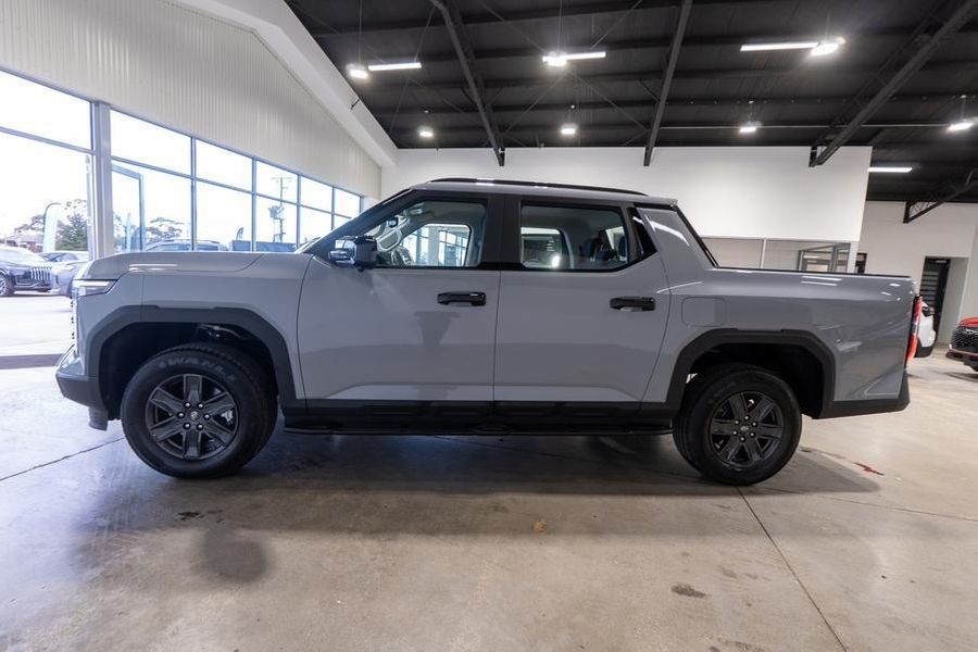 2025 LDV Terron 9 Origin Auto AWD Dual Cab Photo 3