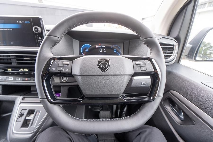 2025 Peugeot Expert Premium SWB Auto Photo 20