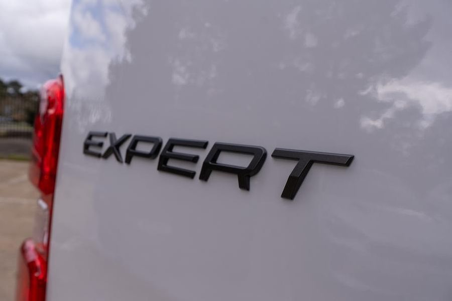 2025 Peugeot Expert Premium SWB Auto Photo 11