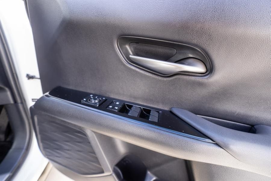 2019 Lexus UX UX200 Luxury Auto 2WD Photo 16