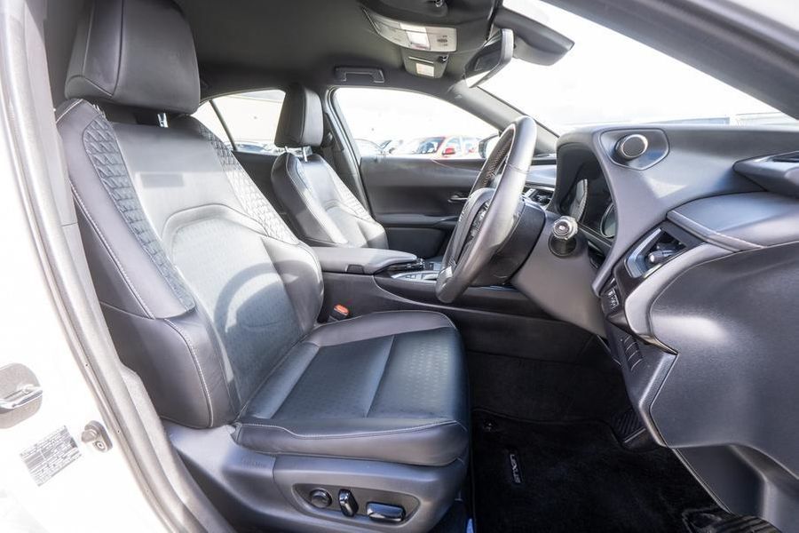 2019 Lexus UX UX200 Luxury Auto 2WD Photo 14