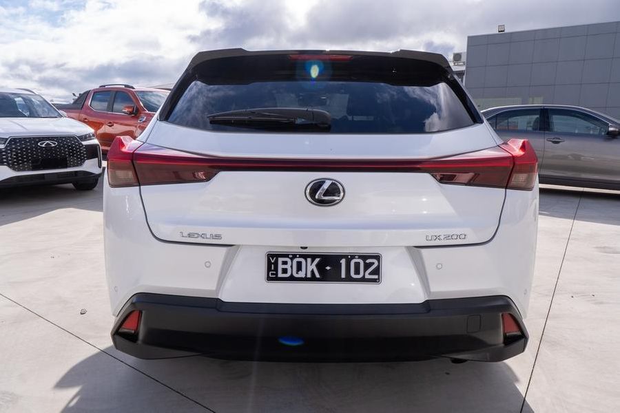 2019 Lexus UX UX200 Luxury Auto 2WD Photo 5