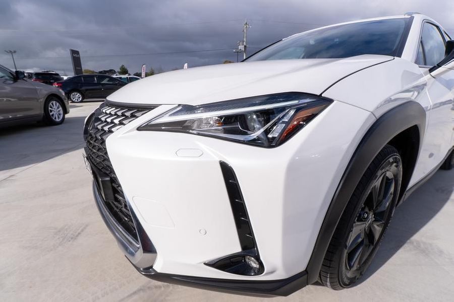 2019 Lexus UX UX200 Luxury Auto 2WD Photo 9