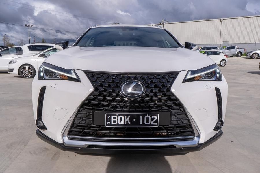 2019 Lexus UX UX200 Luxury Auto 2WD Photo 2