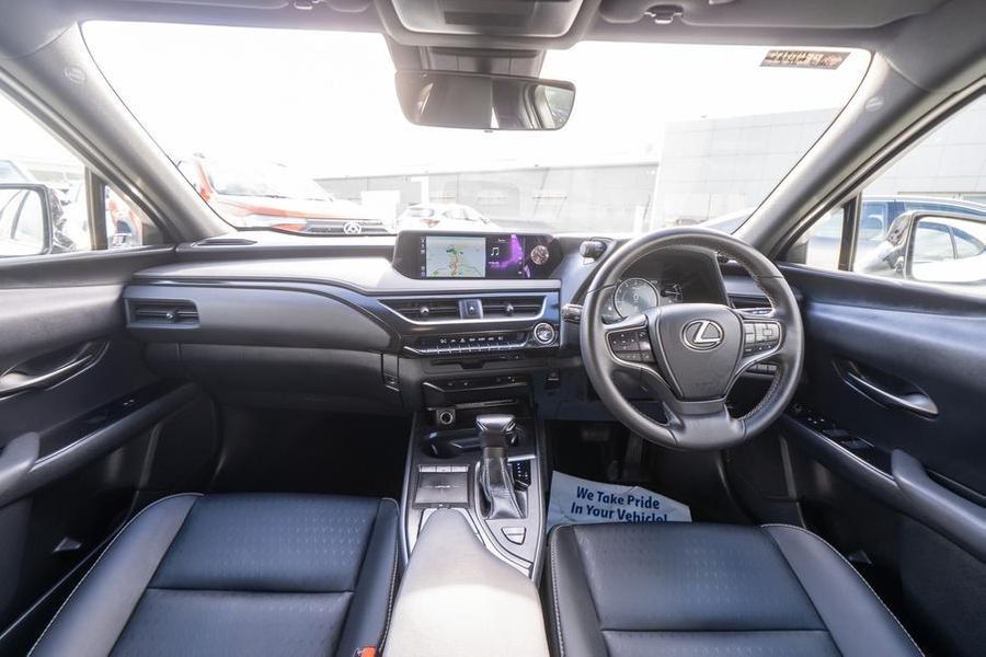 2019 Lexus UX UX200 Luxury Auto 2WD Photo 19