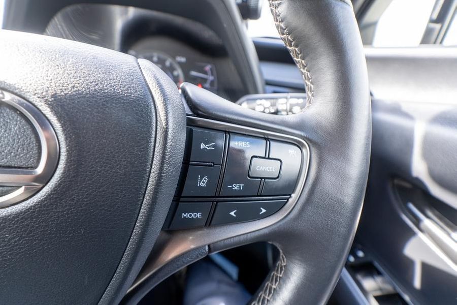 2019 Lexus UX UX200 Luxury Auto 2WD Photo 27