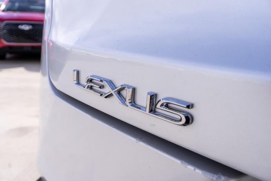 2019 Lexus UX UX200 Luxury Auto 2WD Photo 11