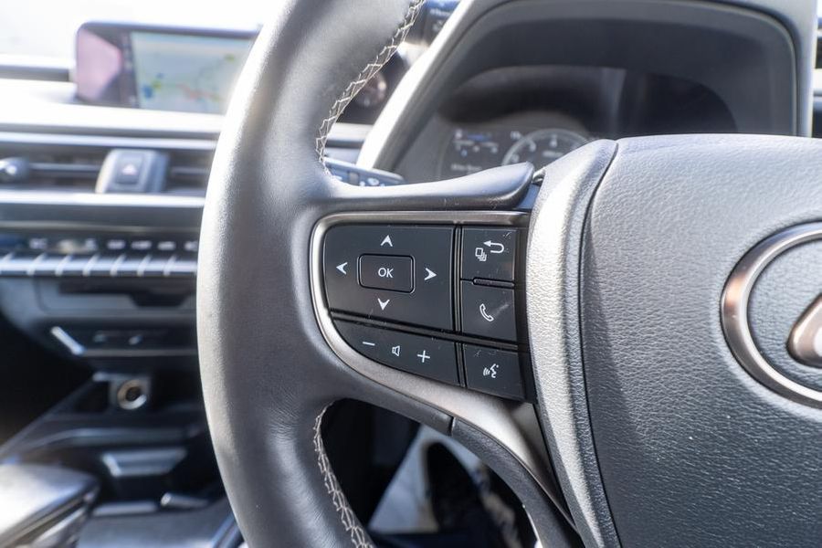 2019 Lexus UX UX200 Luxury Auto 2WD Photo 26