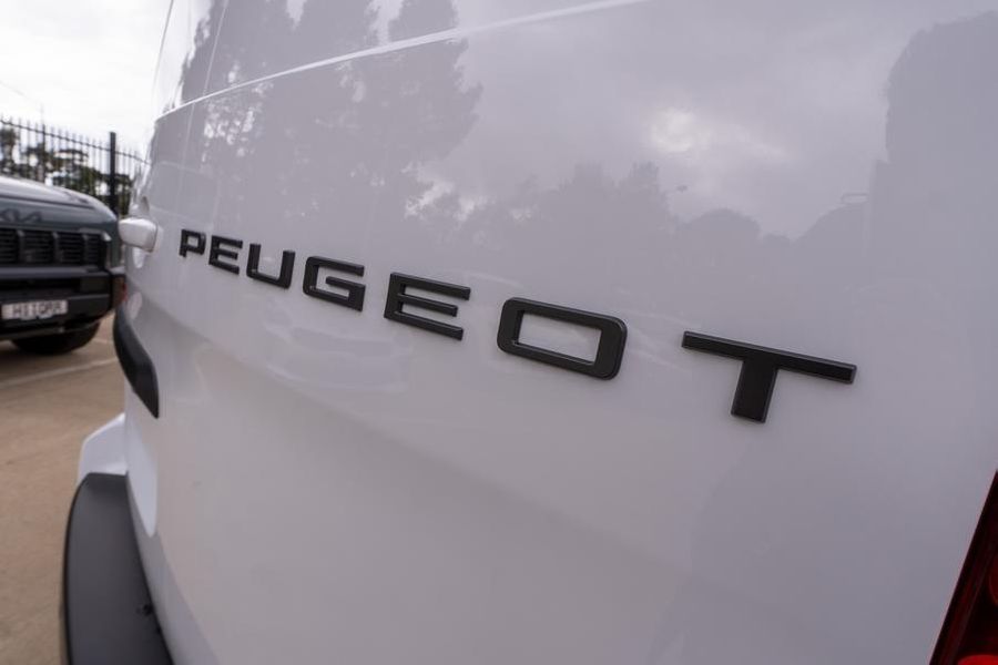 2025 Peugeot Expert Premium Long Auto Photo 11