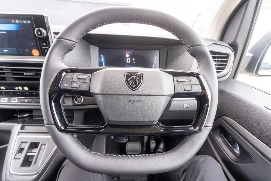 2025 Peugeot Expert Premium Long Auto Photo 21