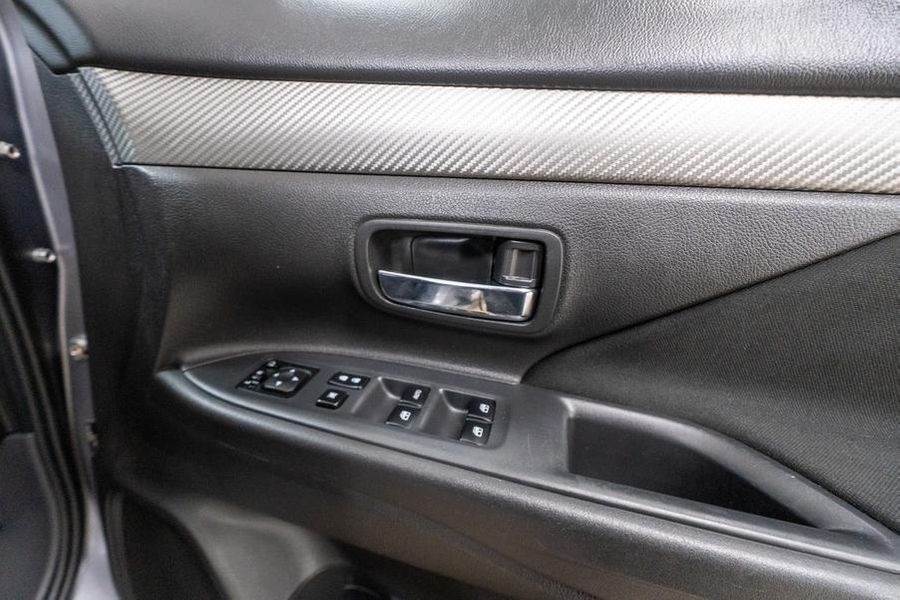 2016 Mitsubishi Outlander LS ZK Auto 2WD MY17 Photo 16