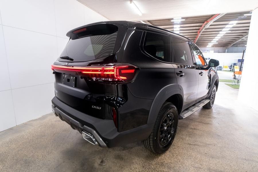 2025 LDV D90 Executive Auto 4x4 MY25 Photo 6