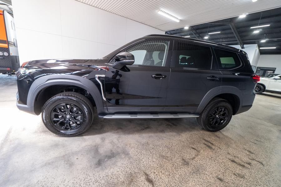 2025 LDV D90 Executive Auto 4x4 MY25 Photo 4