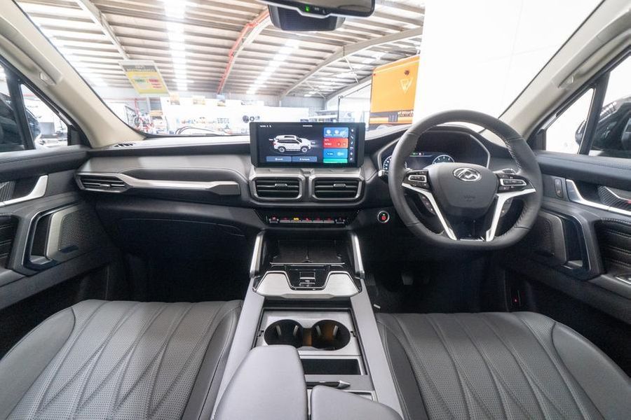 2025 LDV D90 Executive Auto 4x4 MY25 Photo 19
