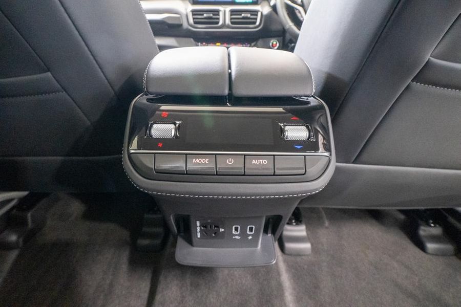 2025 LDV D90 Executive Auto 4x4 MY25 Photo 18