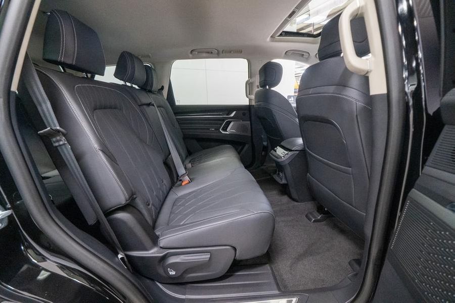 2025 LDV D90 Executive Auto 4x4 MY25 Photo 17